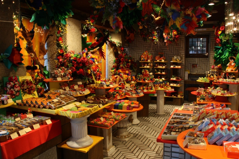 vente-SOSPEL-min_candy_store_chocolate_shop_chocolate_switzerland-393515